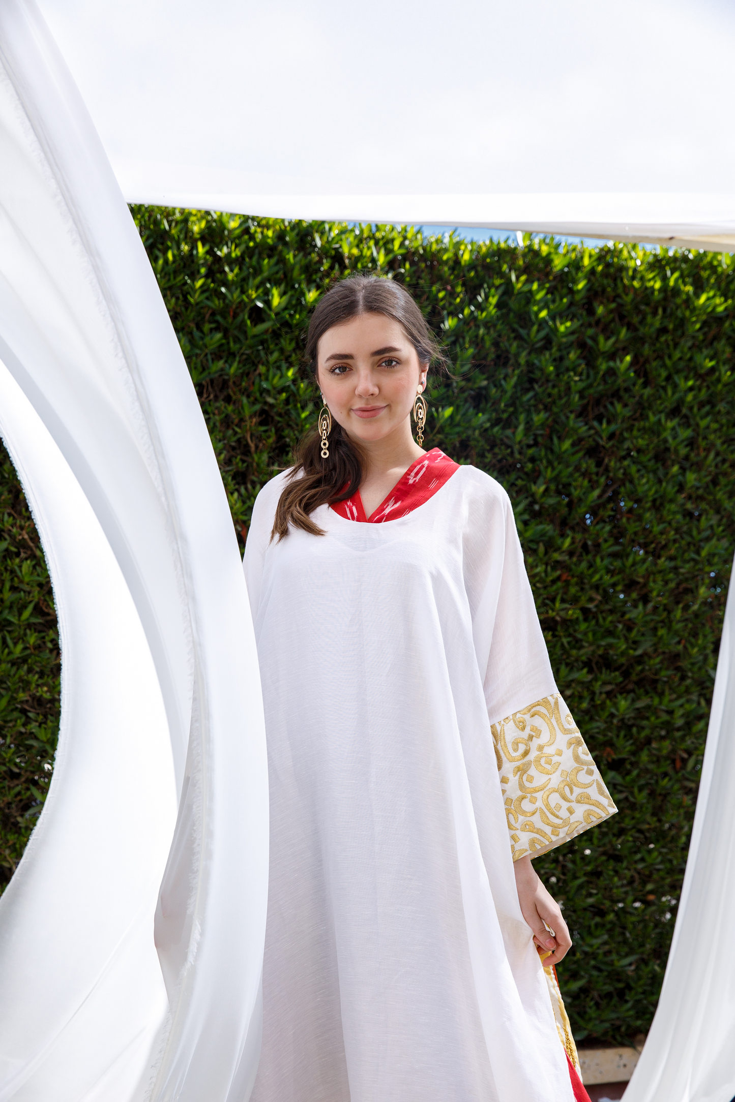 white kaftan, two-tone color ikkat on the back - Basma by Haya